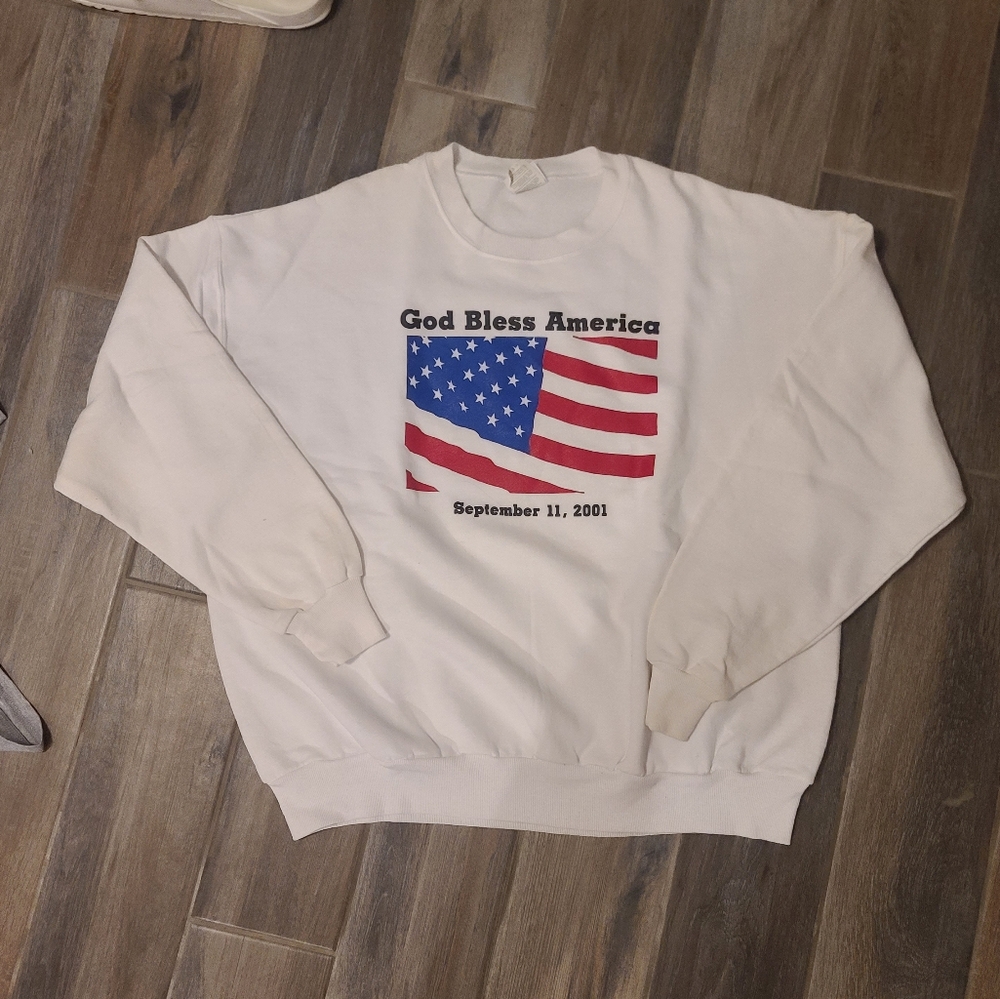 Vintage 2001 9/11 Memorial Sweatshirt Crewneck